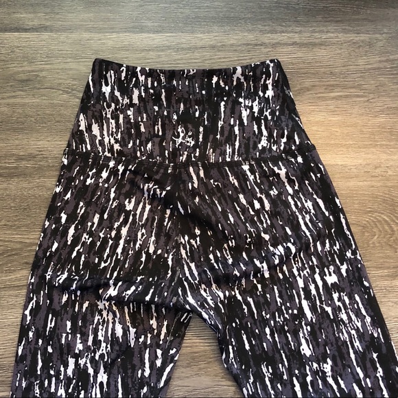 Beyond Yoga Leggings - Picture 4 of 5